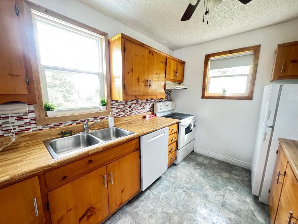 white pine cottage kitchen view white pine cottage kitchen view